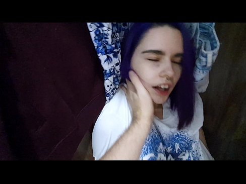 ❤️ Nakit-an akong igsoong babaye sa aparador ug gitabangan siya sa iyang cum ☑ kualidad nga porn sa amon ❌️❤